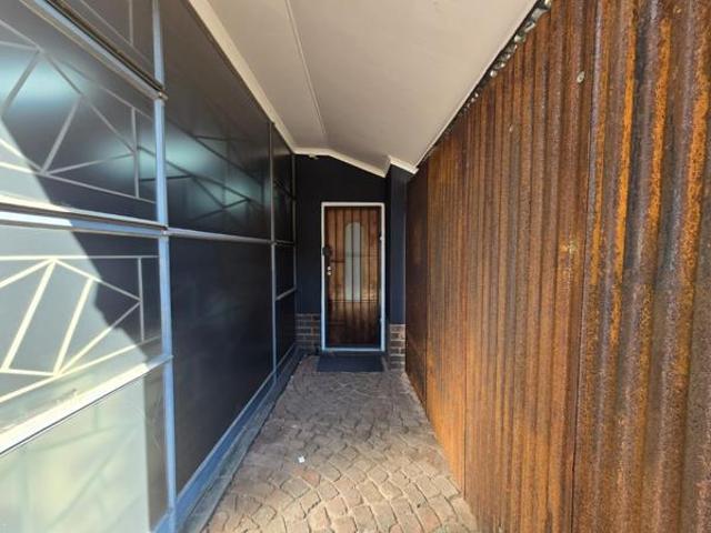 House for rent in Waterkloof, Gauteng