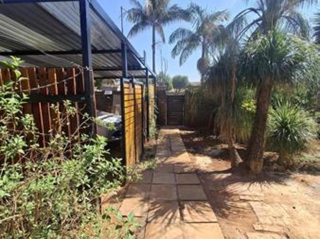 House for rent in Waterkloof, Gauteng