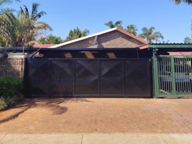 House for rent in Waterkloof, Gauteng