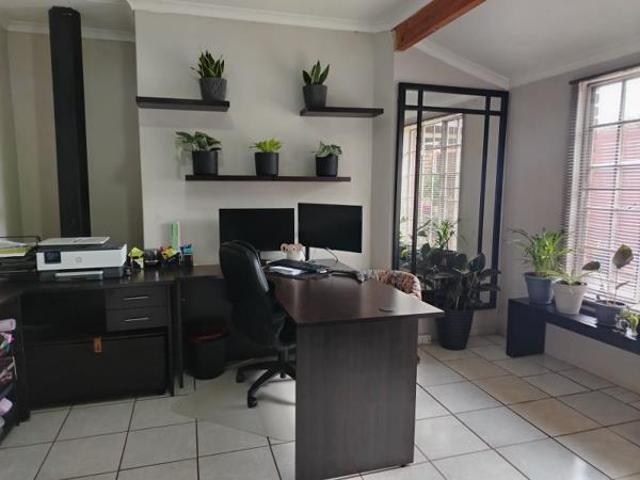 House for rent in Waterkloof, Gauteng