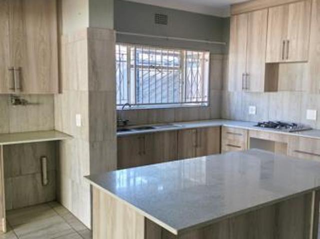 House for rent in Waterkloof, Gauteng