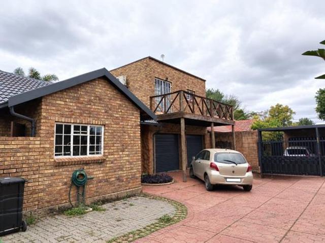 House for rent in Waterkloof, Gauteng