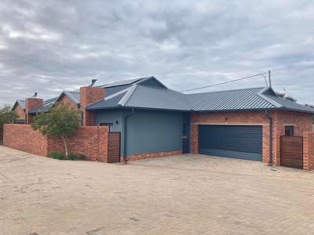 House for sale in Waterkloof, Gauteng