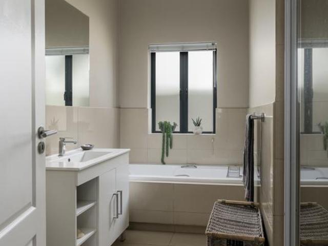 House for sale in Cape Town, Western Cape