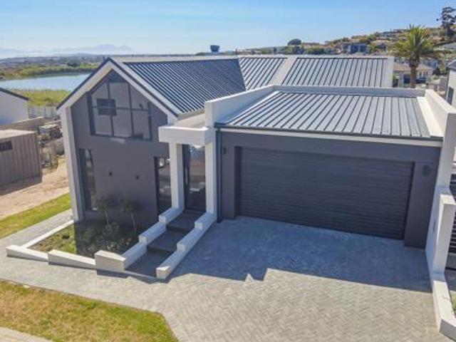House for sale in Cape Town, Western Cape