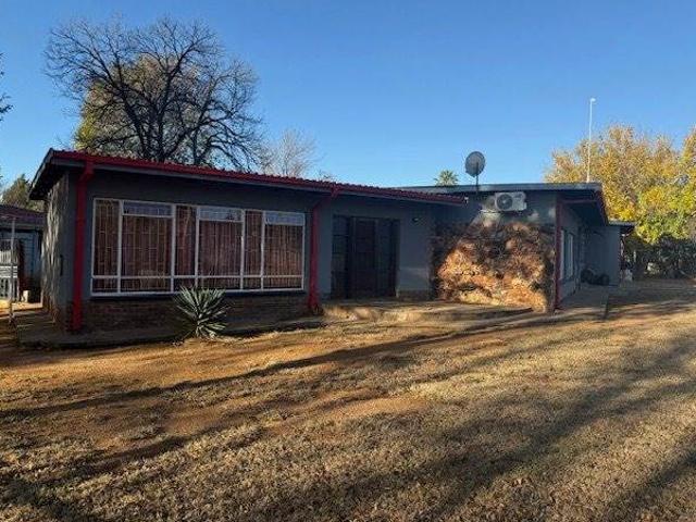 House for sale in Klerksdorp, Matlosana Local Municipality