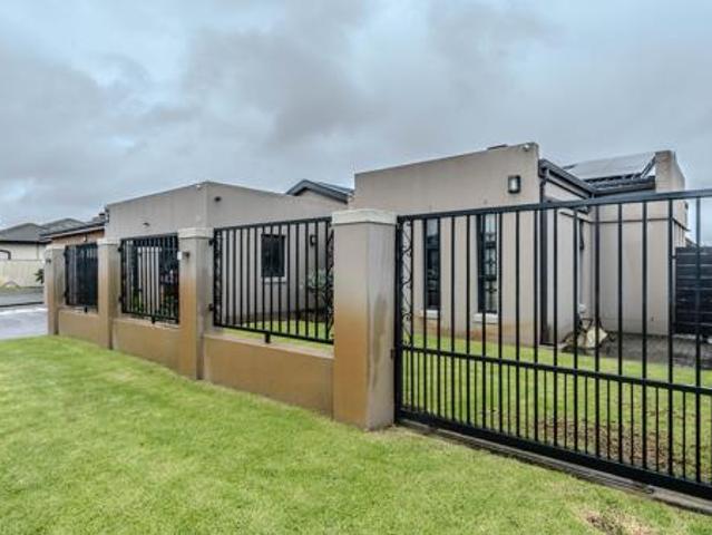 House for sale in Cape Town, Western Cape