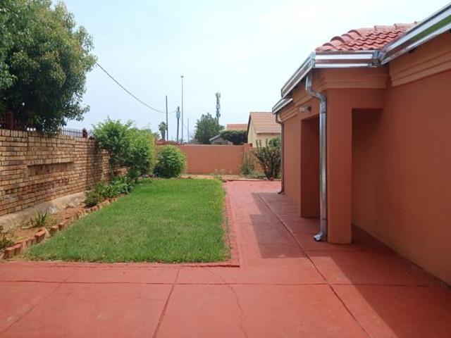 House for rent in Waterkloof, Gauteng