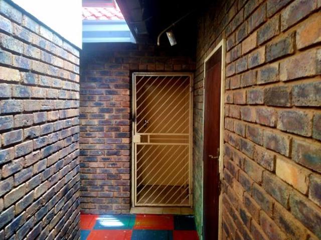 House for rent in Waterkloof, Gauteng