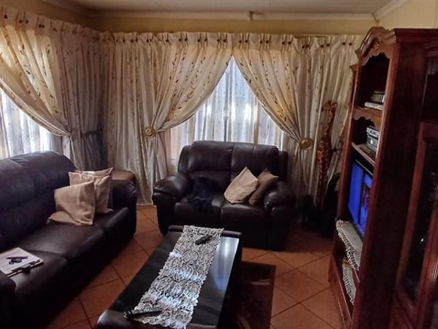 House for sale in Waterkloof, Gauteng