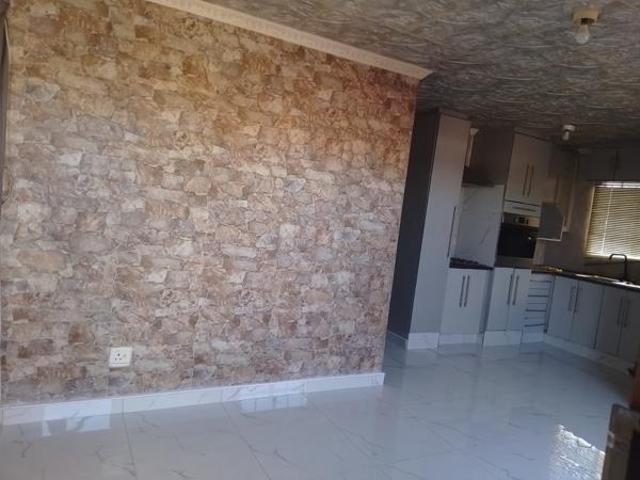 House for rent in Waterkloof, Gauteng