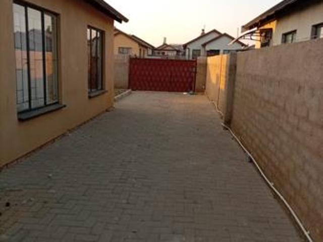 House for rent in Waterkloof, Gauteng