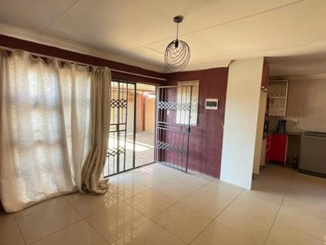 House for rent in Waterkloof, Gauteng