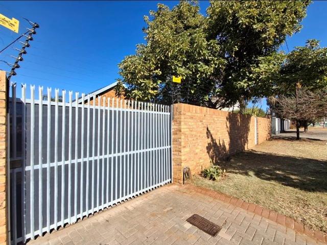 House for sale in Frances Baard, Northern Cape