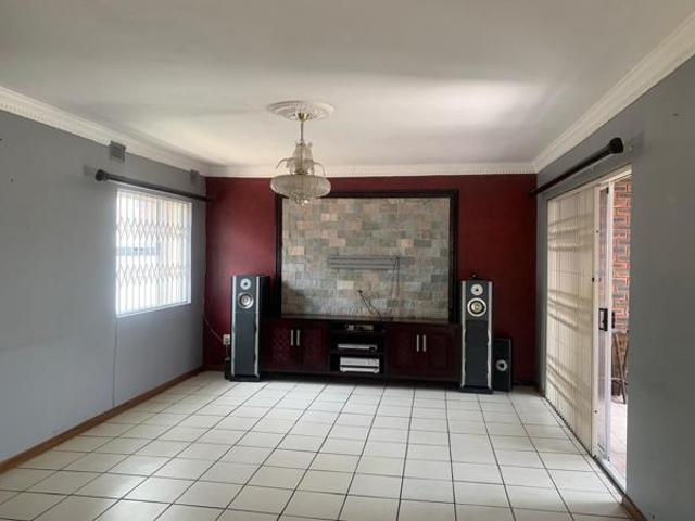 House for sale in Mount Moreland, Kwazulu-natal