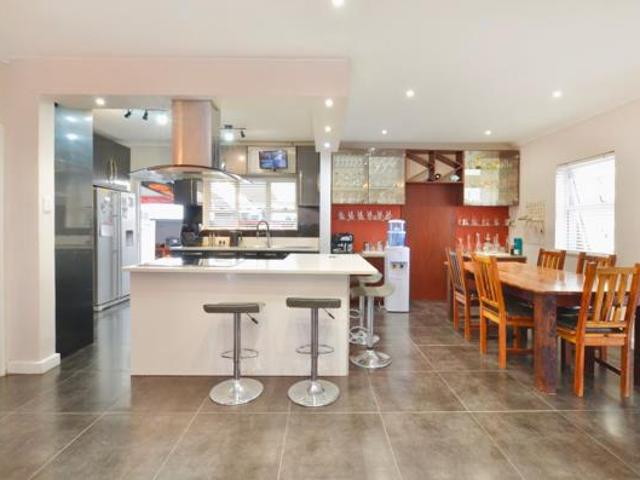 House for sale in Cape Town, Western Cape