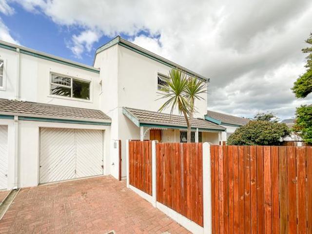 House for sale in Cape Town, Western Cape