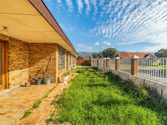 House for sale in Cape Town, Western Cape