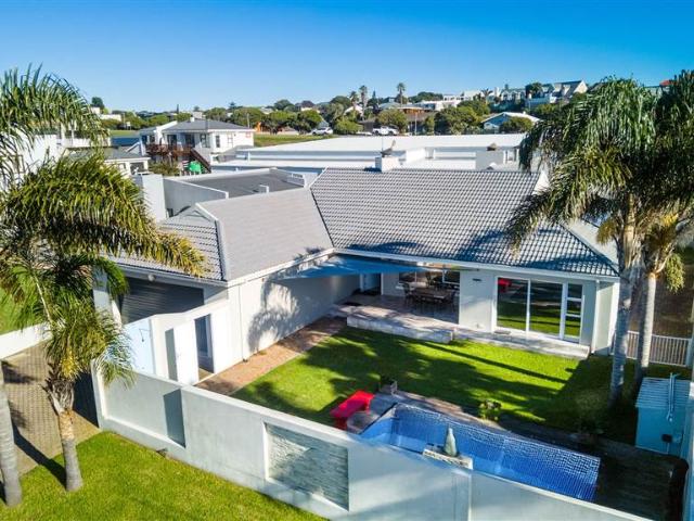 House for sale in Groot Brak Rivier, Western Cape