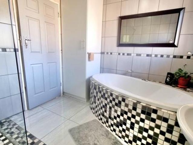 House for sale in Dr Kenneth Kaunda, North West
