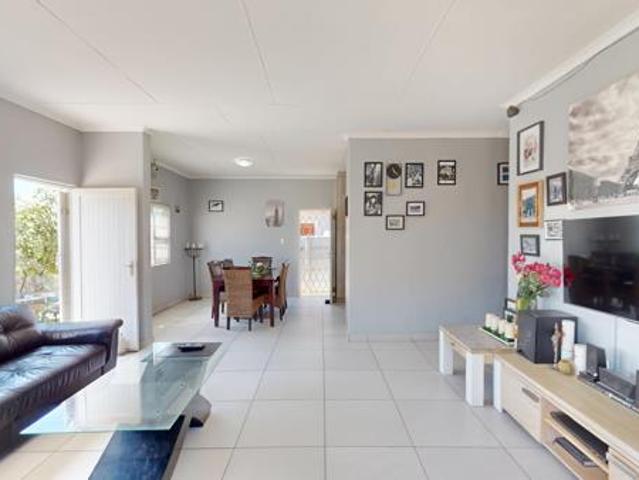 House for sale in Cape Town, Western Cape