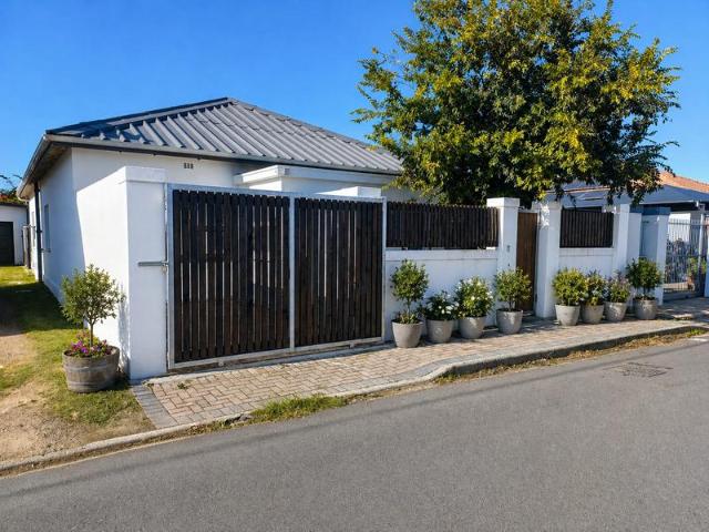 House for rent in Strand, Western Cape