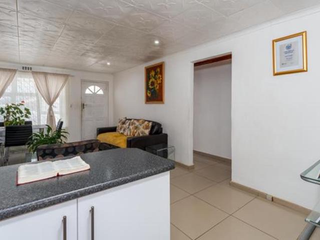 House for sale in Cape Town, Western Cape