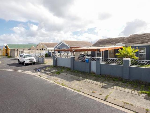 House for sale in Cape Town, Western Cape
