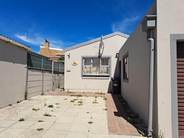 House for sale in Cape Town, Western Cape