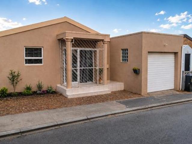 House for sale in Cape Town, Western Cape