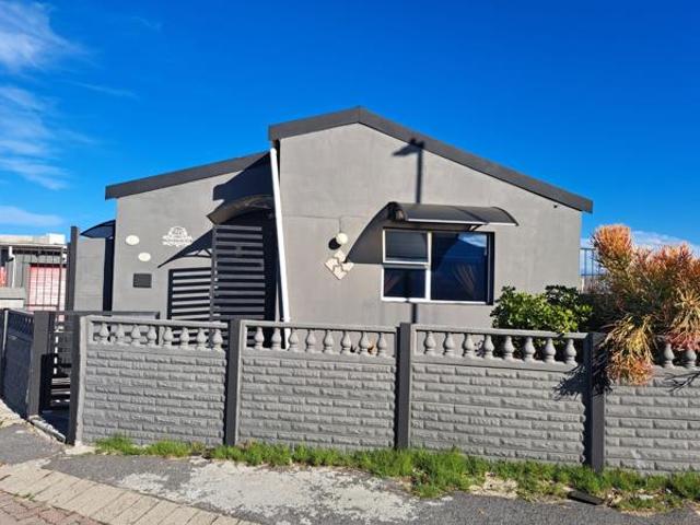 House for sale in Cape Town, Western Cape