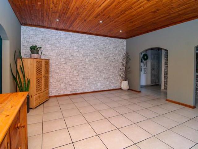 House for sale in Nelson Mandela Bay Ward 18, Nelson Mandela Bay Metropolitan Municipality