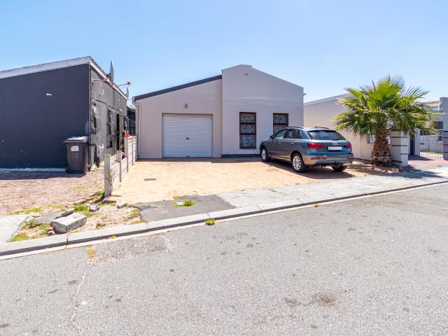 House for sale in Cape Town, Western Cape
