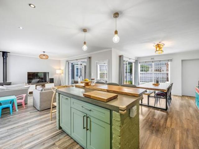 House for sale in Cape Town, Western Cape