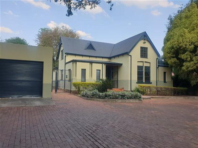 House for rent in Waterkloof, Gauteng