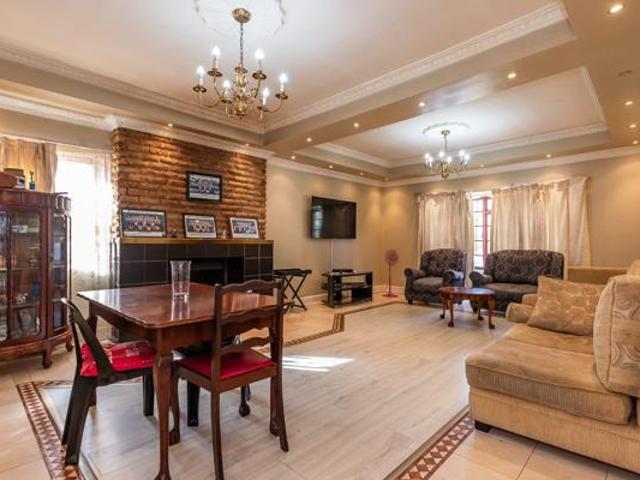 House for sale in Cape Town, Western Cape