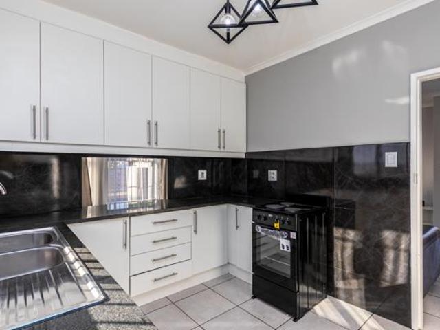 House for sale in Cape Town, Western Cape