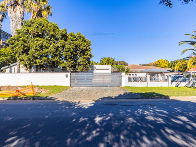 House for sale in Table View, Western Cape