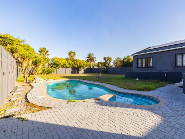 House for sale in Cape Town, Western Cape