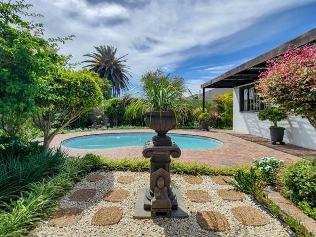 House for sale in Cape Town, Western Cape