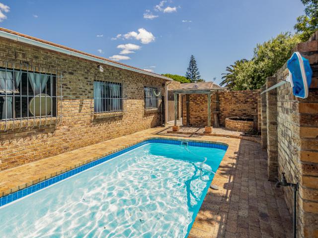 House for sale in Table View, Western Cape