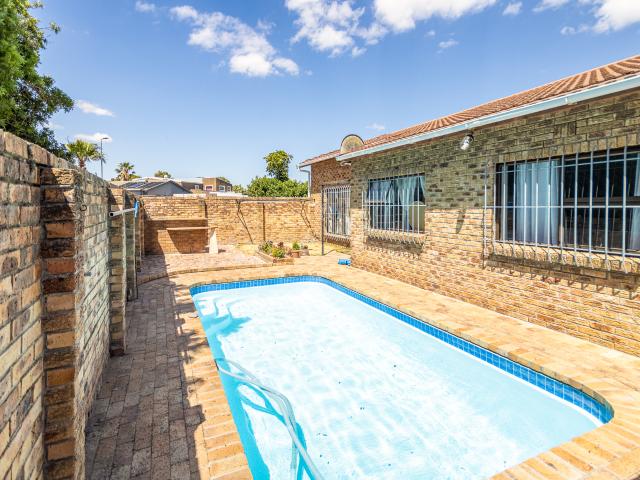 House for sale in Table View, Western Cape