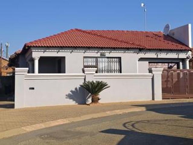 House for sale in Tembisa