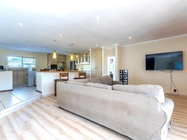 House for sale in Cape Town, Western Cape