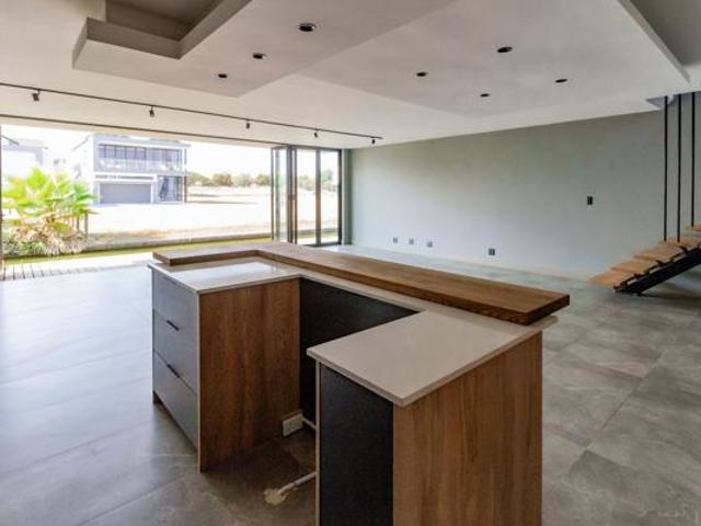 House for rent in North West