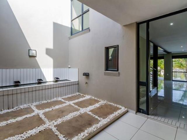 House for rent in North West