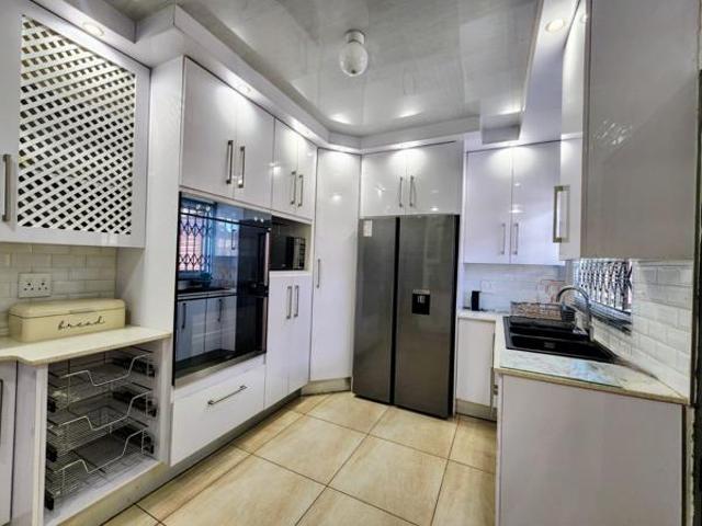 House for rent in Waterkloof, Gauteng