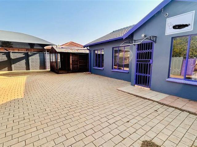 House for rent in Akasia, Gauteng