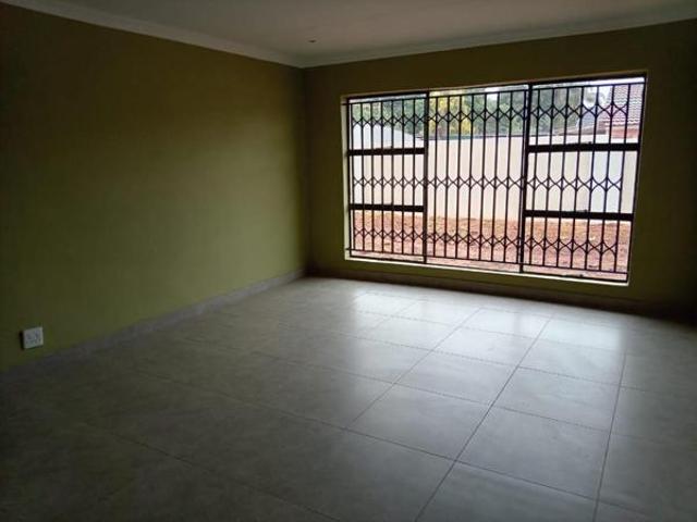 House for rent in Waterkloof, Gauteng