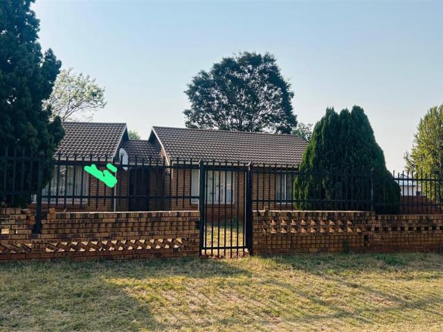 House for sale in Akasia, Gauteng